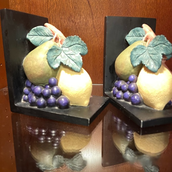 Fruit Design Bookends - Picture 2 of 4